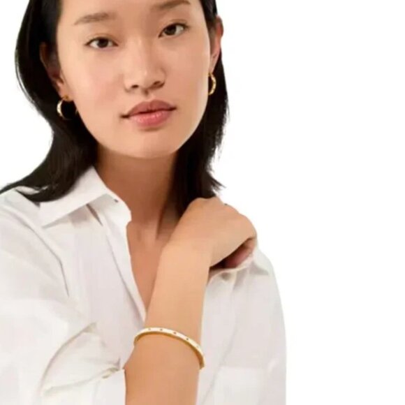 🆕NWOT Kate Spade Spot the Spade Hinged Bangle White - Picture 2 of 5